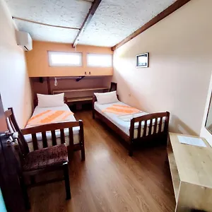 gl-apartments.alltbilisihotels.com/